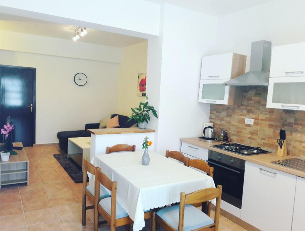 Apartment Nena Near The City Center With Free Parking Pula Dış mekan fotoğraf