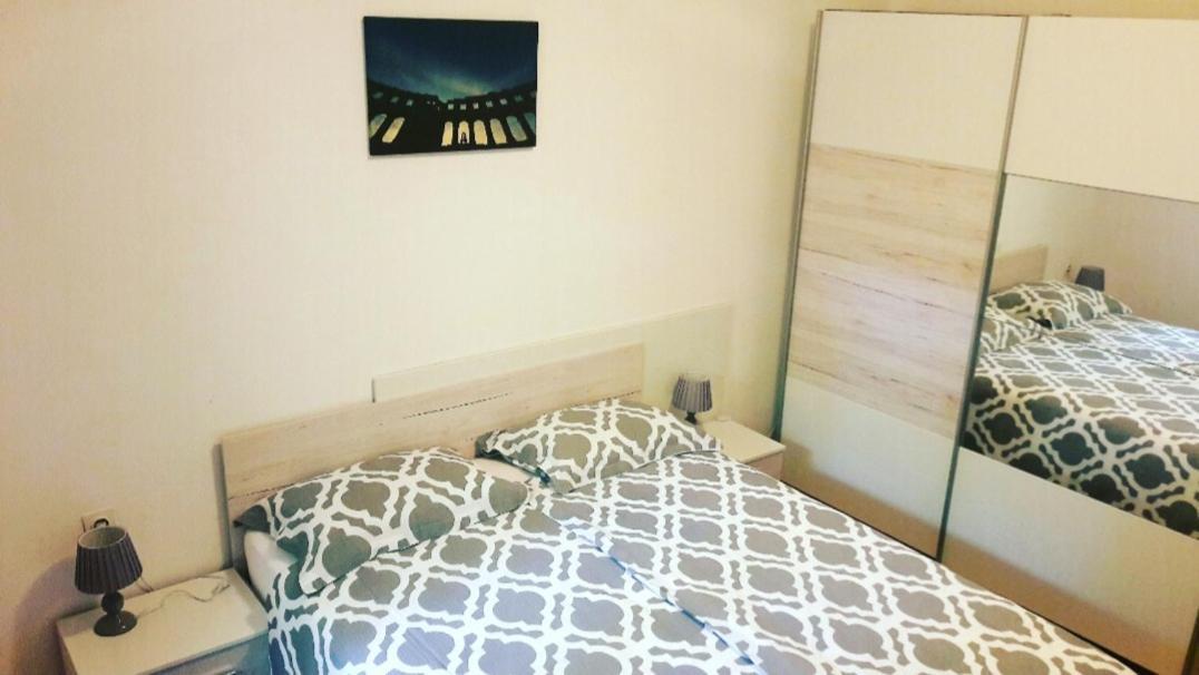 Apartment Nena Near The City Center With Free Parking Pula Dış mekan fotoğraf