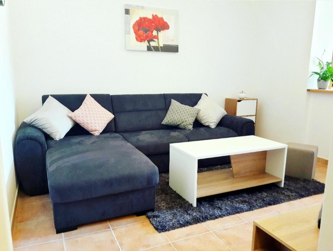 Apartment Nena Near The City Center With Free Parking Pula Dış mekan fotoğraf
