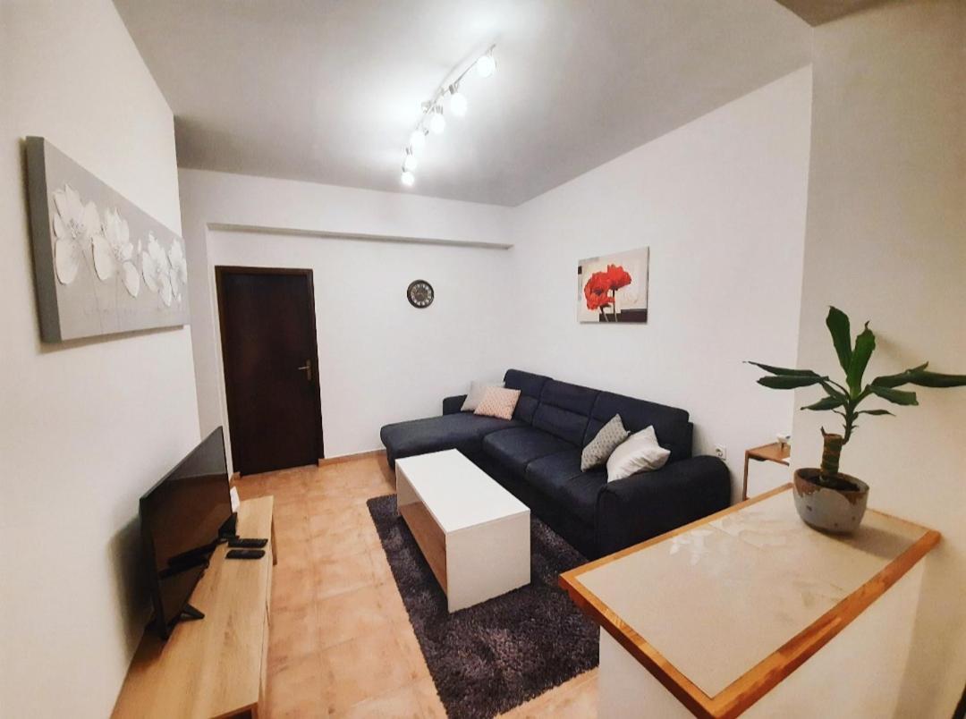 Apartment Nena Near The City Center With Free Parking Pula Dış mekan fotoğraf