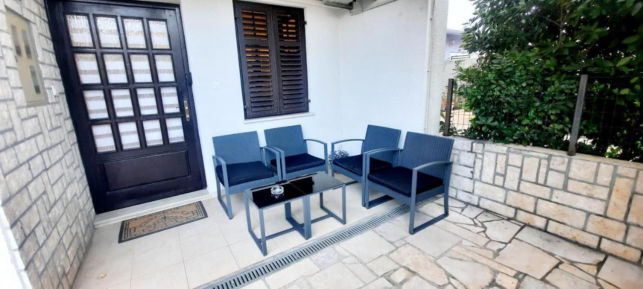 Apartment Nena Near The City Center With Free Parking Pula Dış mekan fotoğraf